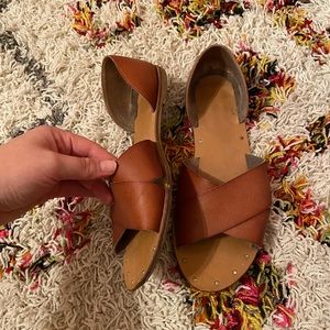 Universal Thread brown sandals. Size 10.